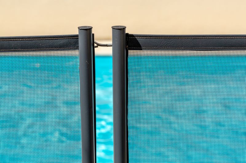 Child-proof Mesh Pool Fence